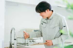 自分で修理が難しいと感じたら水道屋さんへ相談を